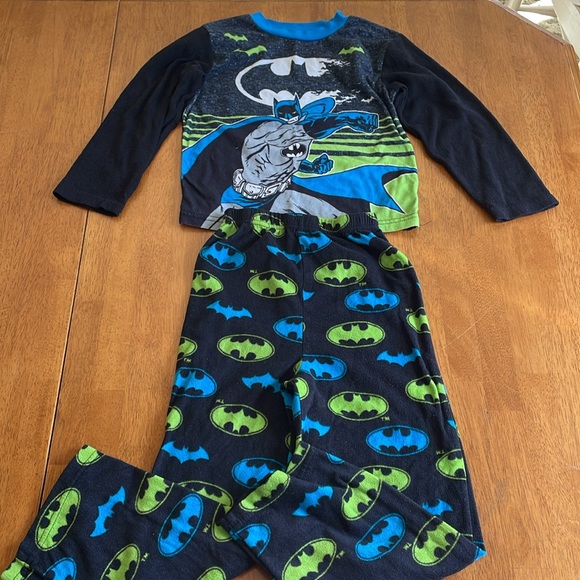 Boy’s 🦇 BATMAN Bundle Size 8; face mask zipper hoodie two pair of pajamas Lego - Picture 6 of 13